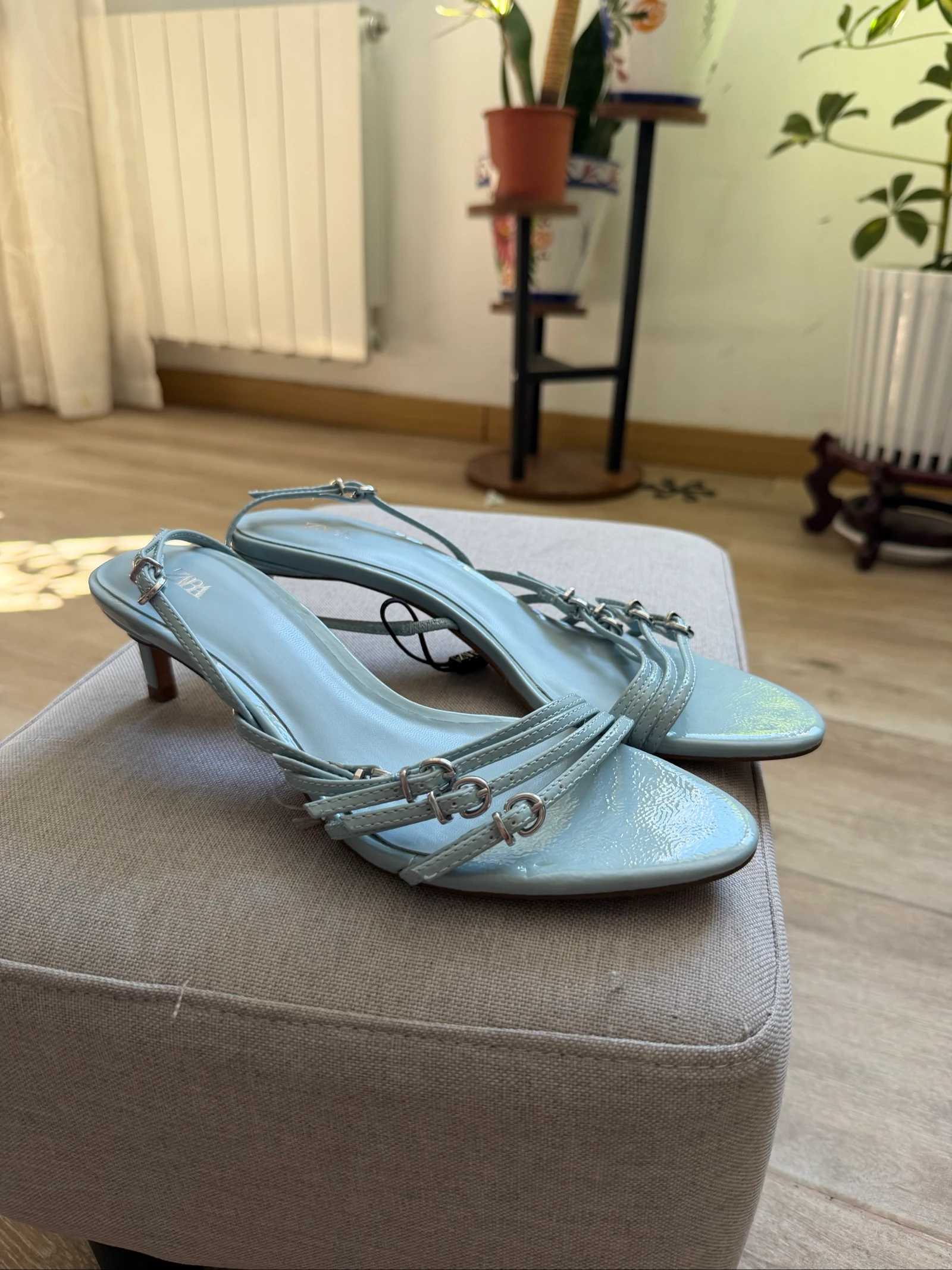 Sandálias de fivela azul claro (saltos de gatinho) da Zara tamanho 37 – photo 4